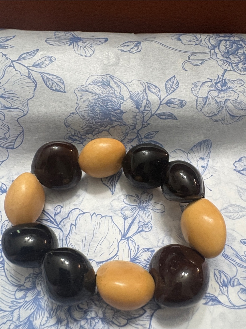 Hawaiian kukui nut bracelet